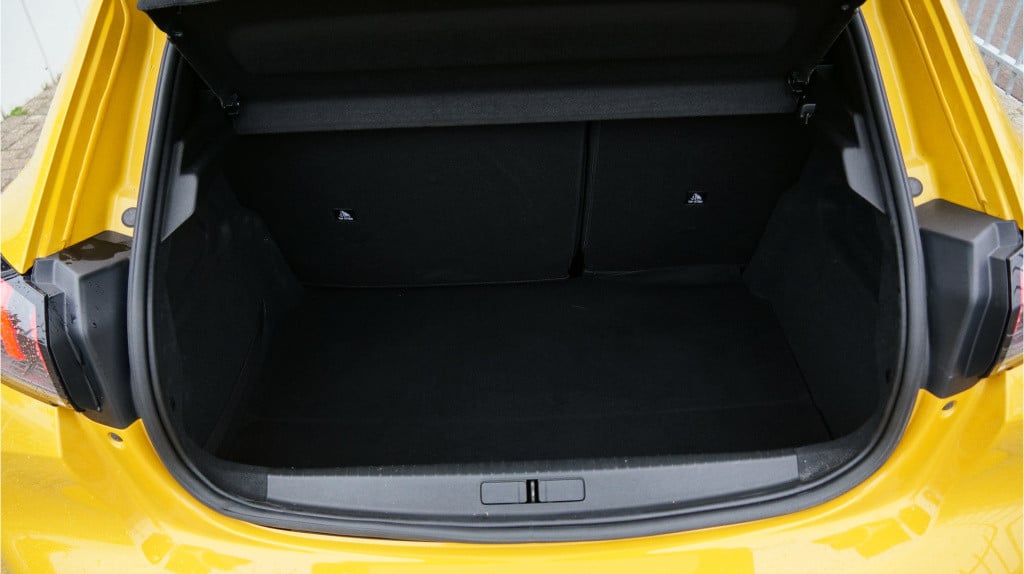 Peugeot 208 1.2 puretech gt pack rijklaar incl garantie