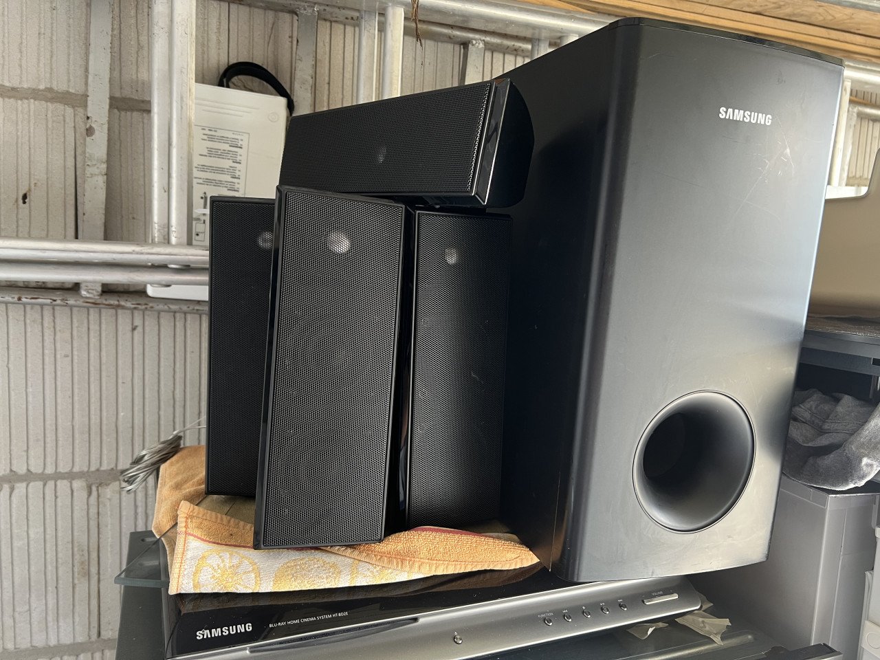 SAMSUNG HT-BD2E home cinema's Theater steem surround speakers en subwoofer
