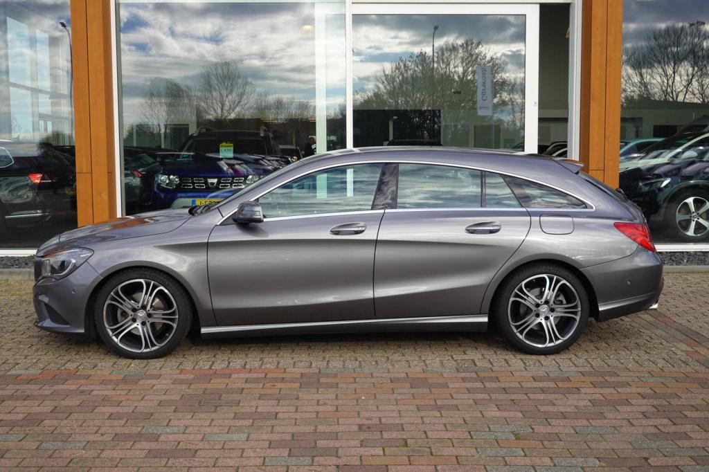 Mercedes-Benz Cla shooting brake 180 orangeart edition