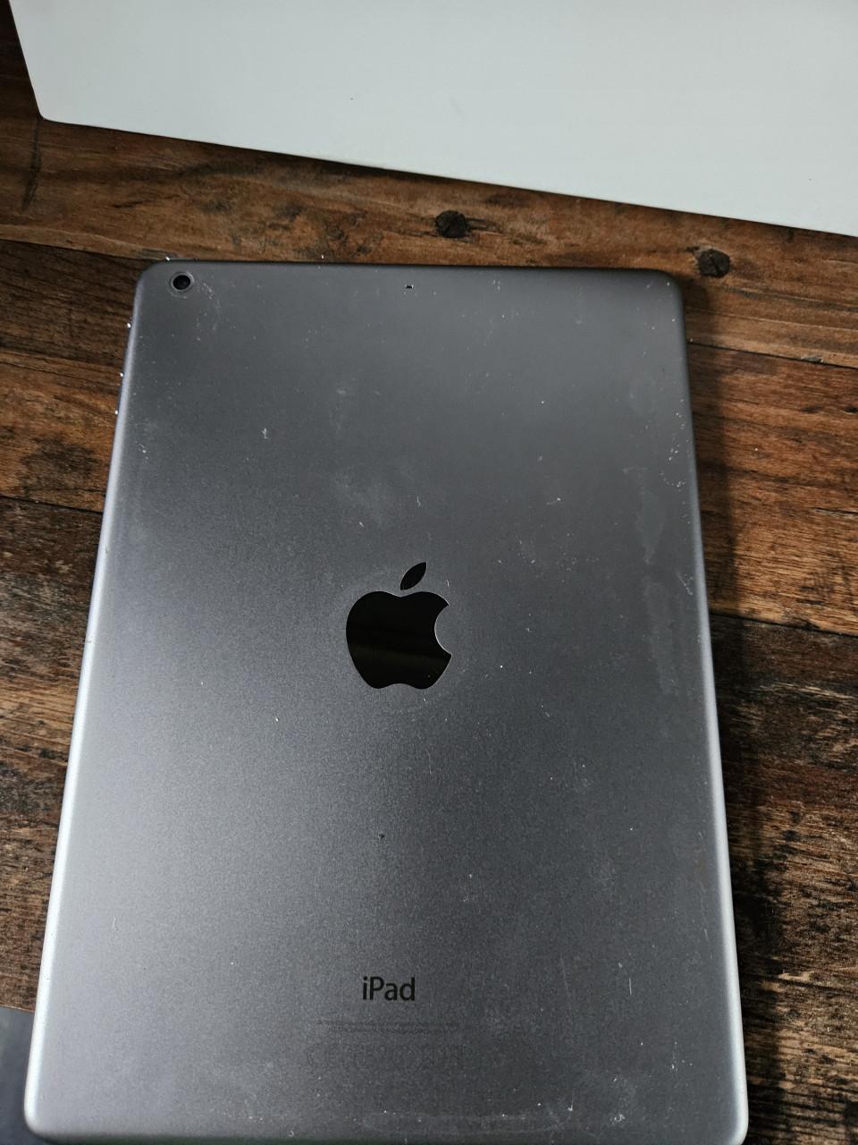 Werkende Apple iPad Air 16GB Wi-Fi Spacegrijs