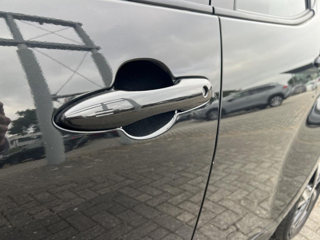 Toyota Yaris 1.5 hyb. 115 dynam | parkeersensoren | stoel+ stuur verwarming