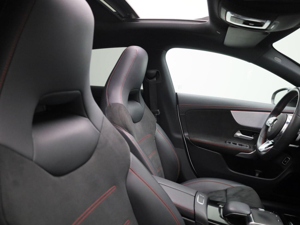 Mercedes-Benz Cla shooting brake 200 business solution amg | automaat | pan