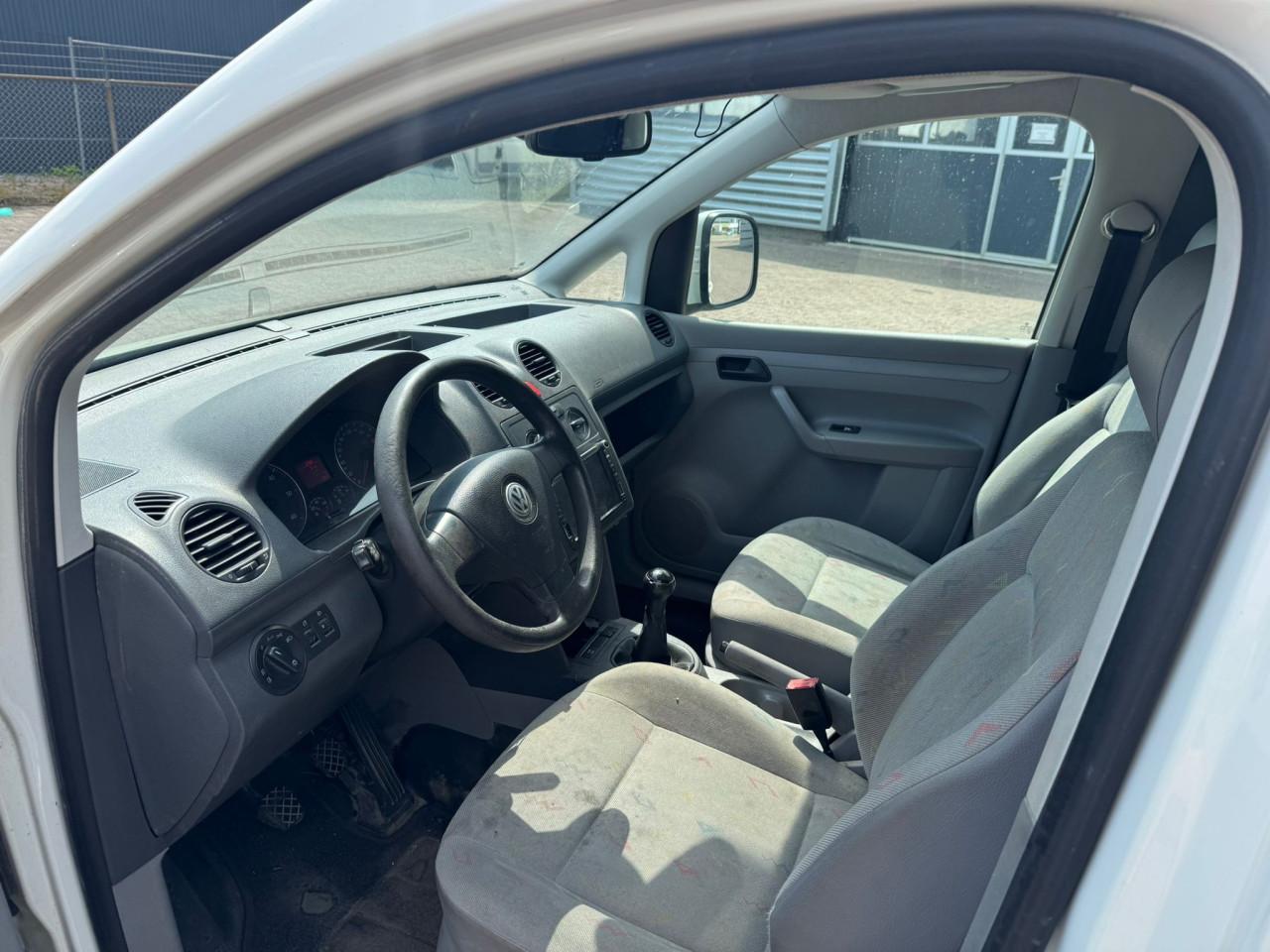Vw caddy bj 2009 2450 euro