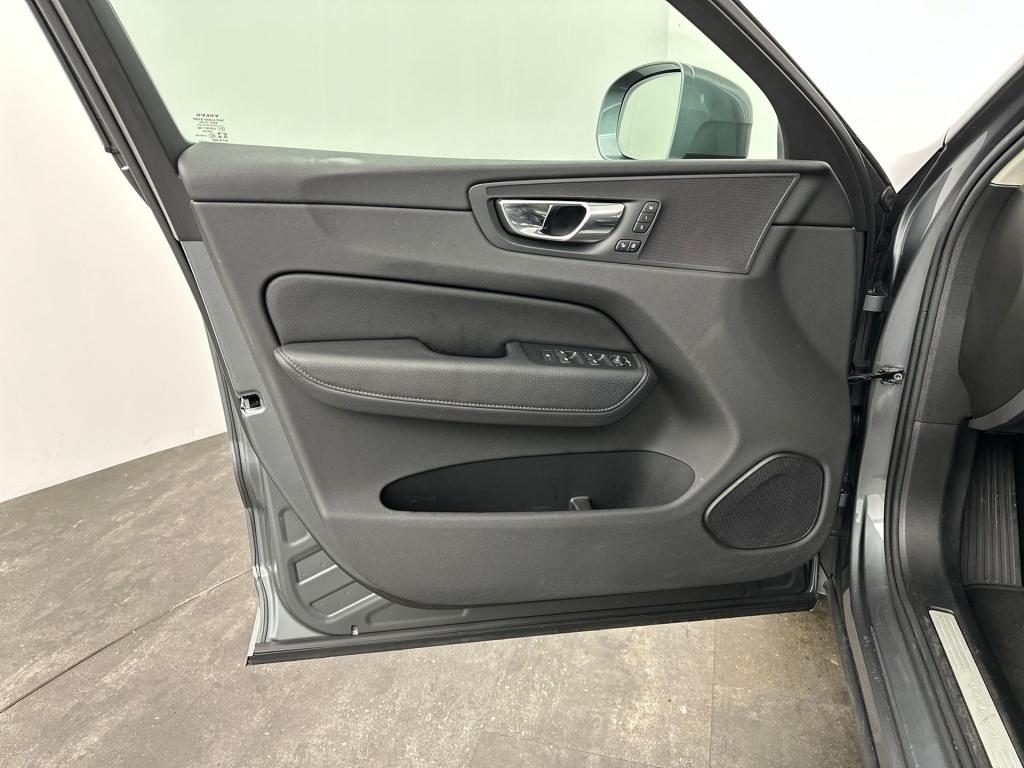 Volvo XC60 t5 253pk momentum| adap.cruise| trekhaak| leder| stoel.verw.