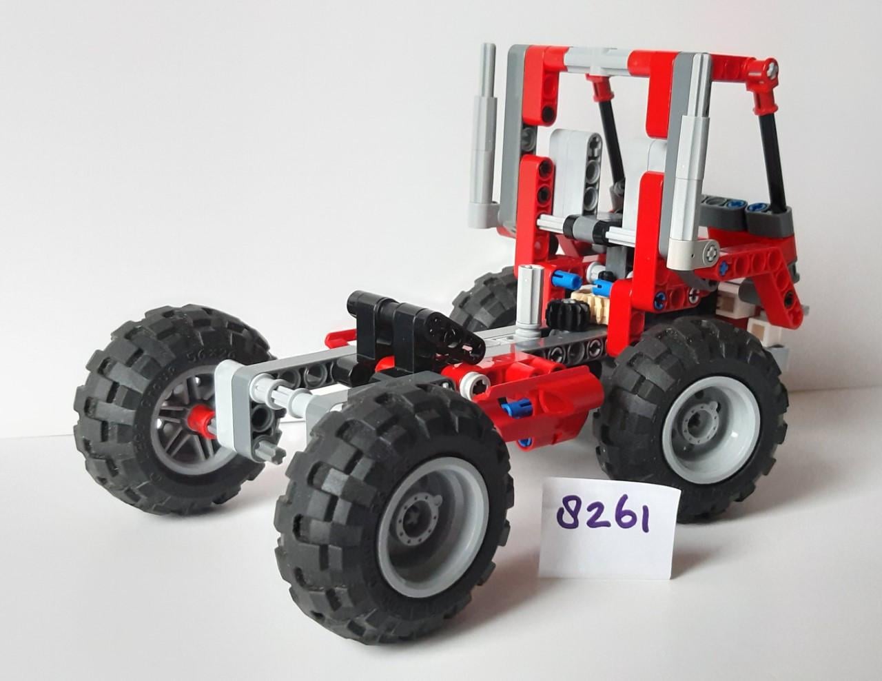Lego Technic 8261: Rally Truck = Vrachtwagen-Truck