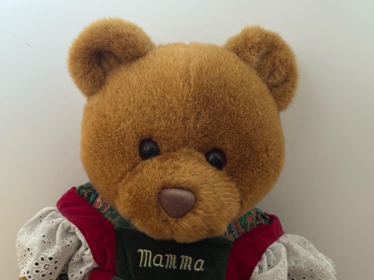 Vintage knuffelbeer "Mamma" met jurk