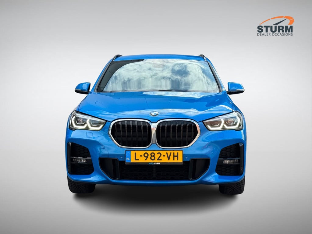 BMW X1 sdrive18i high executive m sport | trekhaak afneembaar | sportstoele
