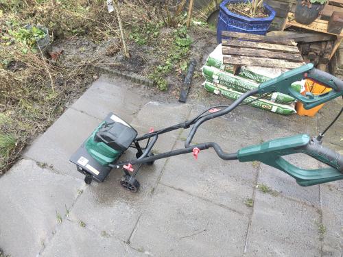 Kleine elektrische grondfrees