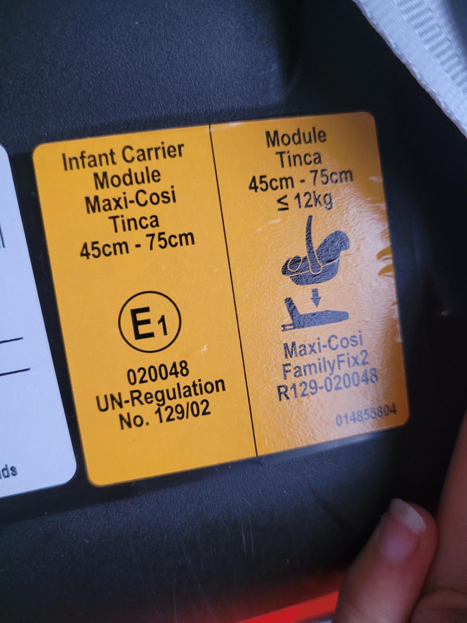 GERESERVEERD Maxi Cosi Tinca + Familyfix2