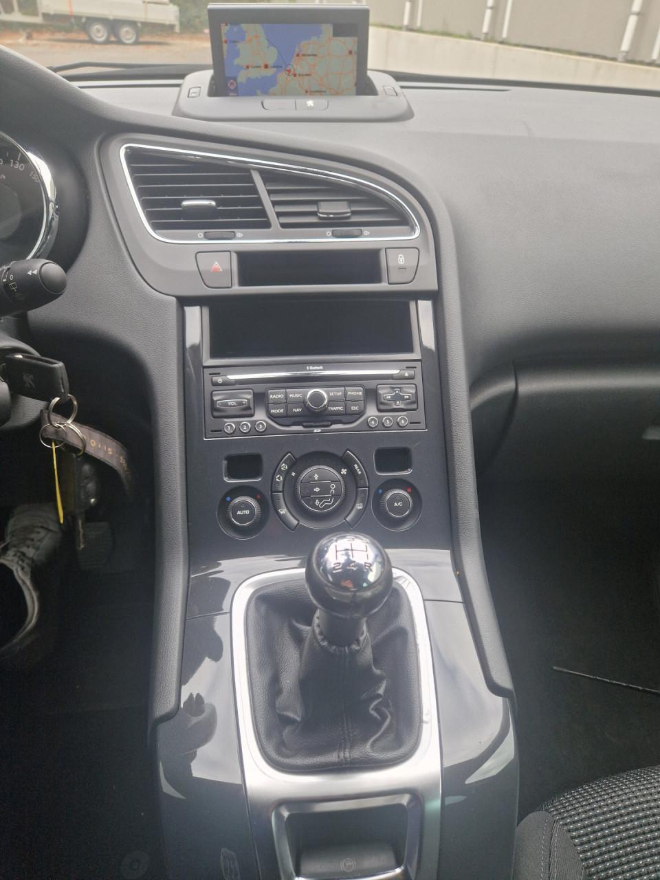 Peugeot 5008 1.6 VTi Blue Lease 5p.