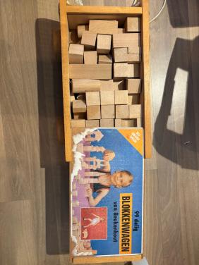 Blokkendoos op wielen