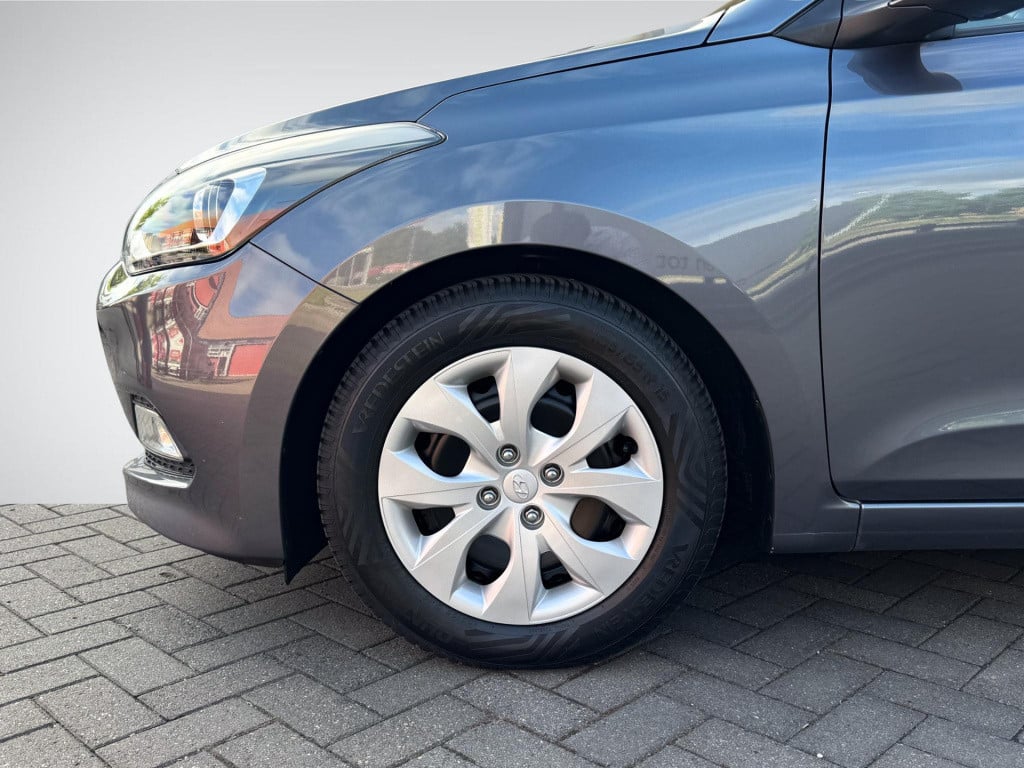 Hyundai I 20 1.2 hp i-motion comfort | trekhaak | navigatie | camera | park