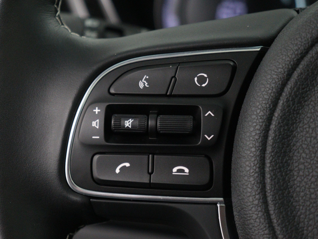 Kia E-niro dynamicplusline 64 kwh | navigatie | schuifdak | led | stuur-/st