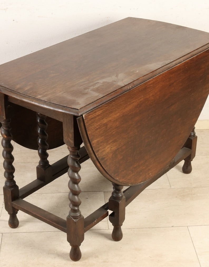 Hangoor tafel antiek