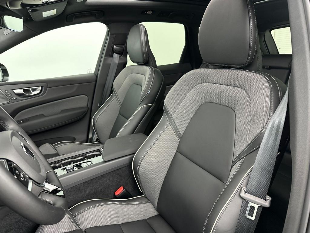 Volvo XC60 t6 398pk recharge ultra black edition| luchtvering| pano| 360cam
