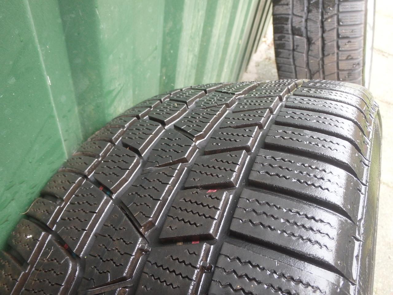 Breedset 245/45/17 met winterbanden, originele VOLVO.