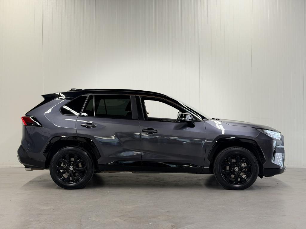 Toyota Rav4 2.5 hybrid awd bi-tone| jbl| achtr.camera| adapt.cruise