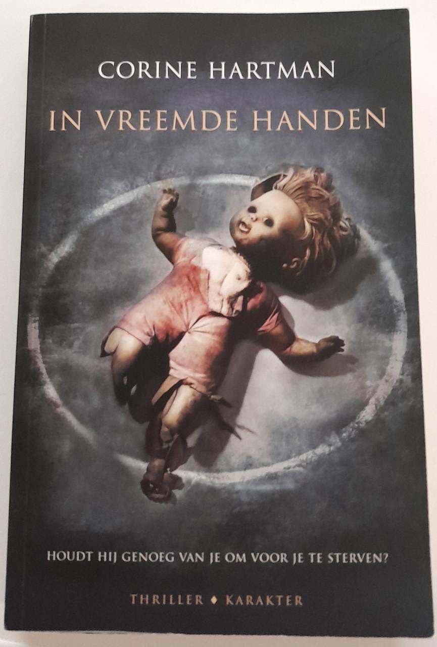 Corine Hartman  - In vreemde handen.