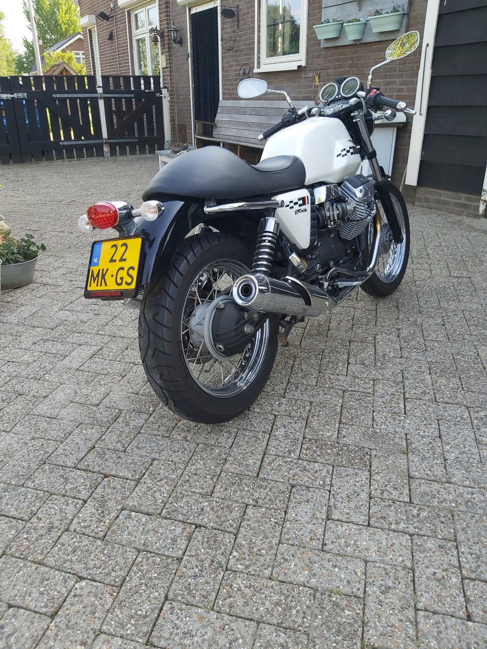 Moto Guzzi V7 Classic Cafe