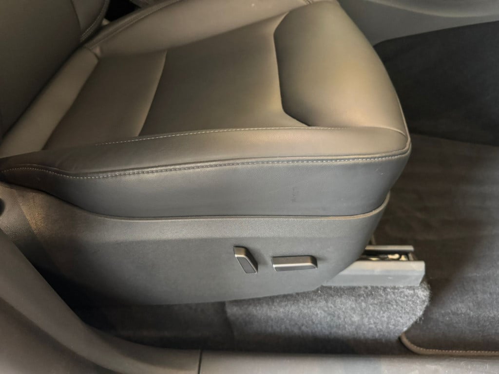 Tesla Model Y long range awd 75 kwh