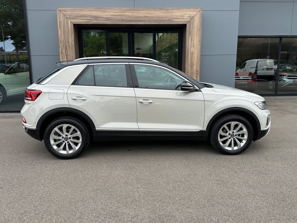 Volkswagen T-roc 1.5 tsi 150pk dsg style carplay | camera | keyless | elek.
