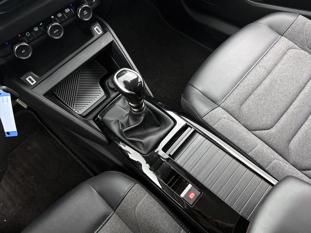 Citroen C4 130 pk feel edition | rijklaar | camera | comfort seats | naviga