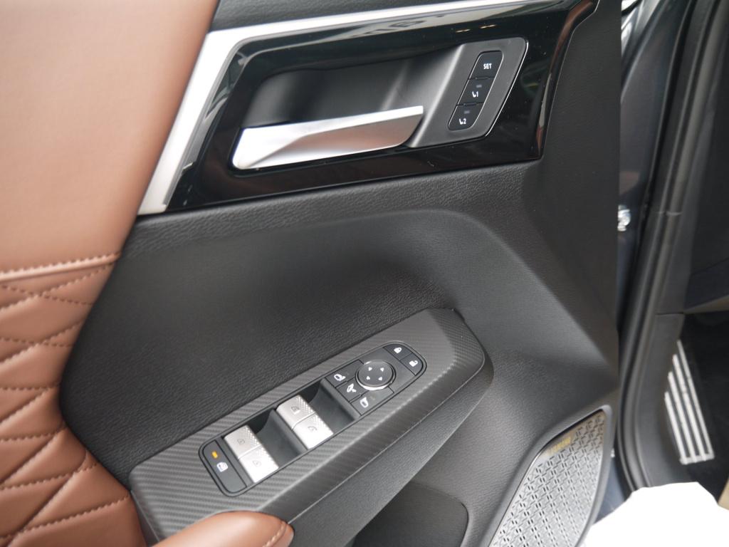 Mitsubishi Outlander 2.4 phev intense+