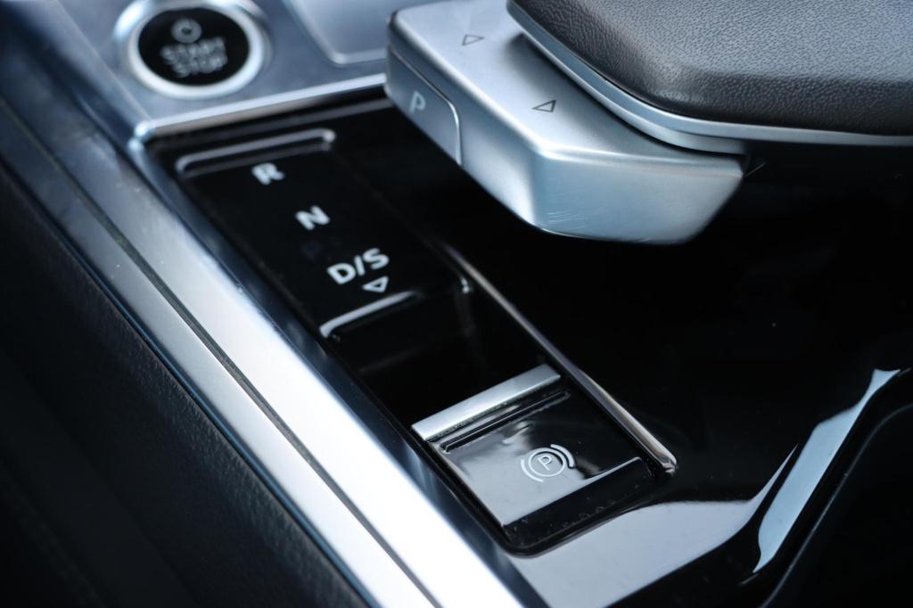 Audi E-tron sportback 55 quattro black edition 95 kwh s-line 408pk