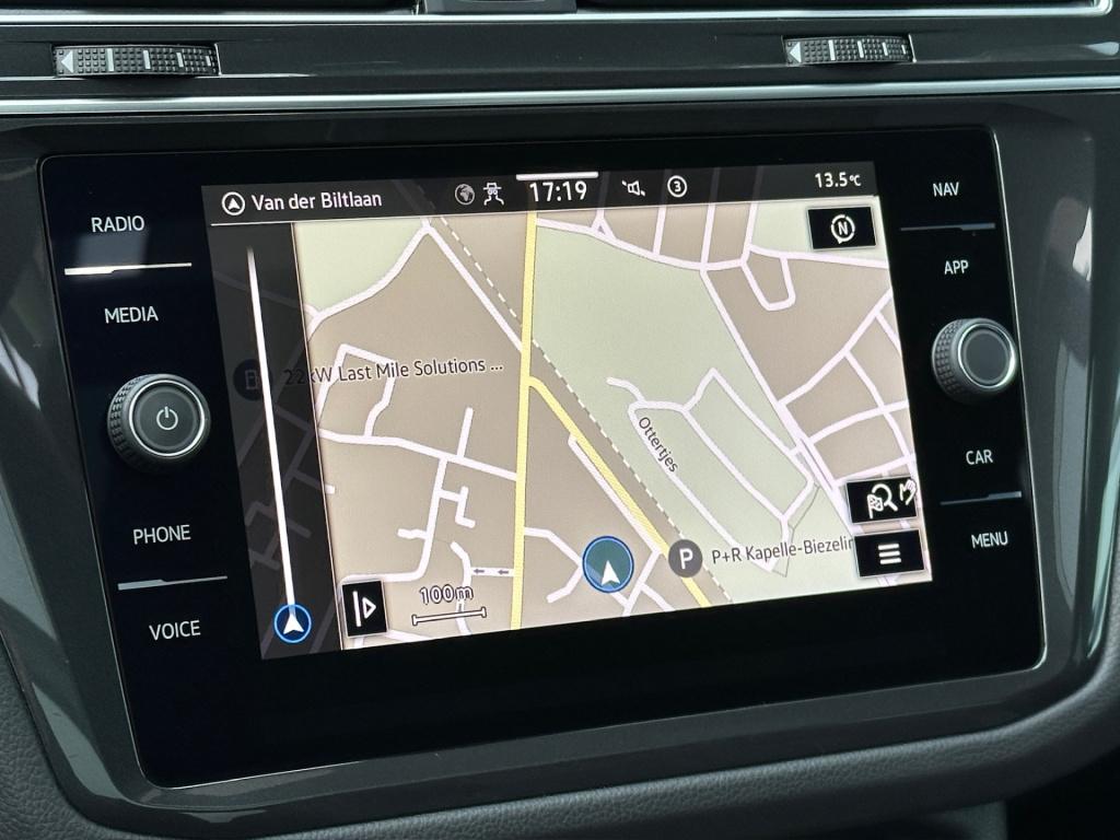 Volkswagen Tiguan 1.5 tsi 150pk dsg r-line | panoramadak | 20 inch | black 