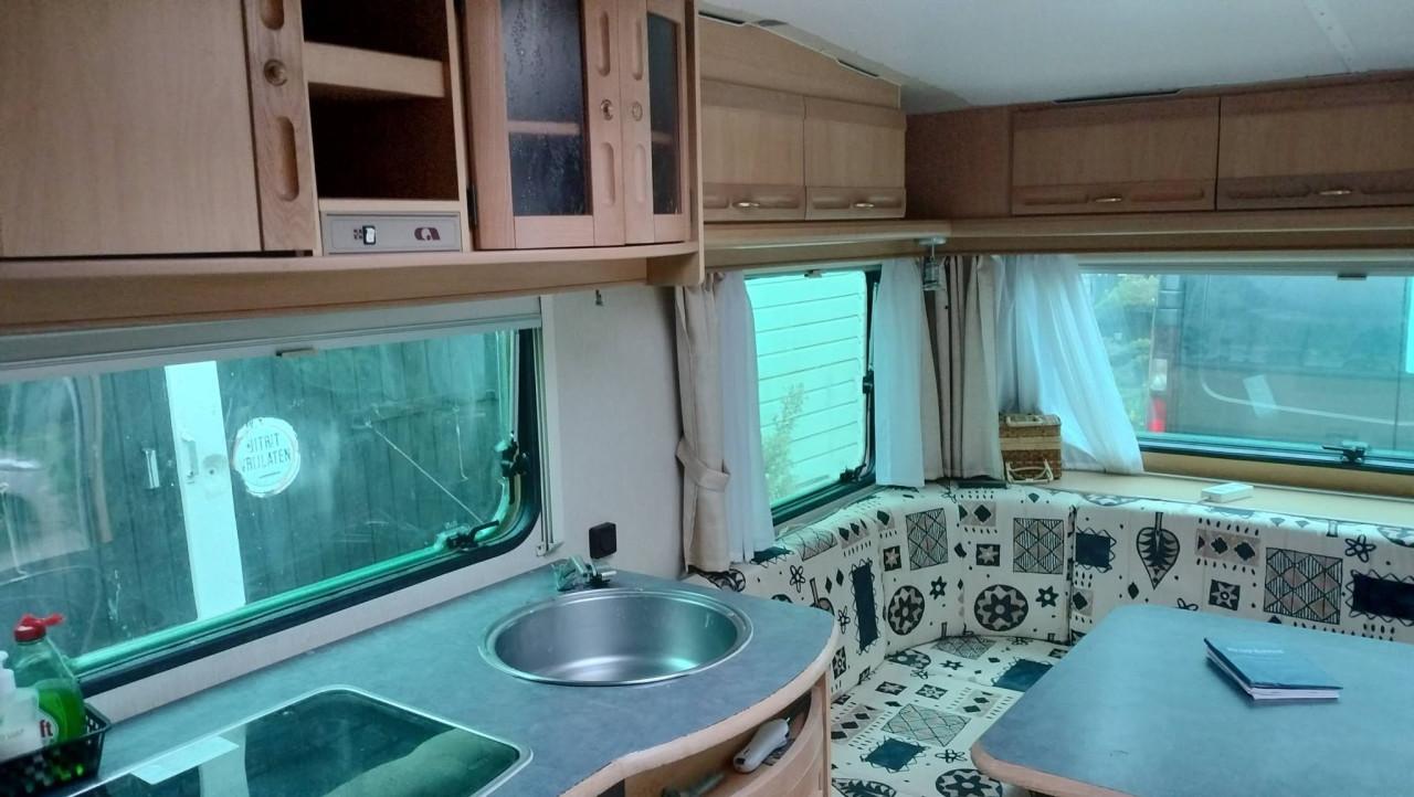 Adria 502 Up met voortent en luifel