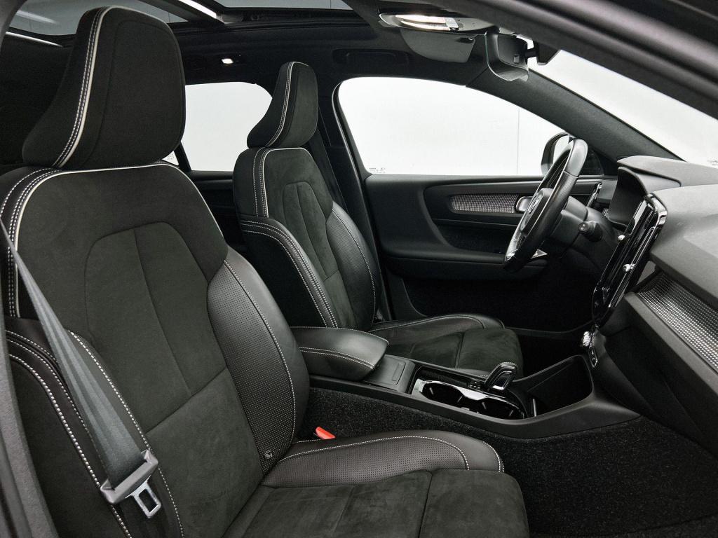 Volvo XC40 recharge p8 awd r-design | panoramadak | trekhaak | harman kardo
