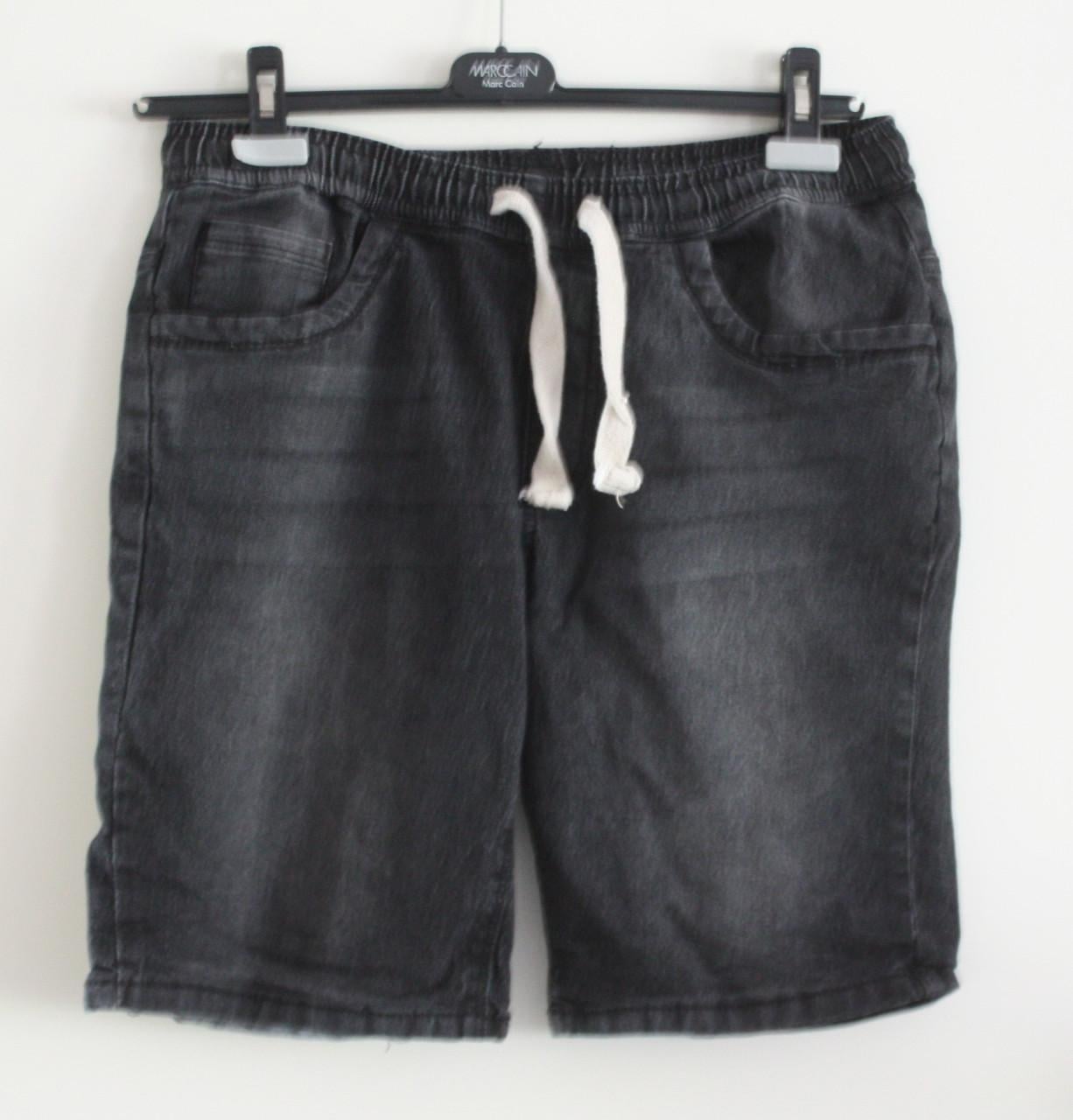 Zwarte korte spijker  broek  maat m