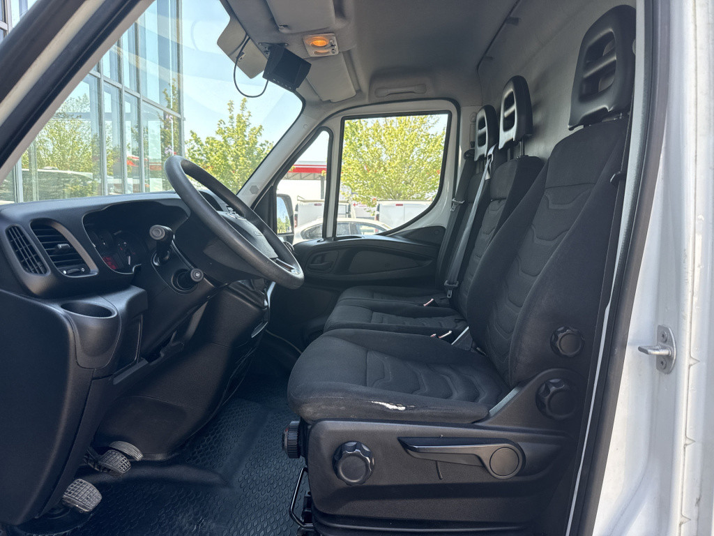 Iveco Daily 35s13v 2.3 352 h2 | airco | camera | geveerde stoel | 3.5t trek