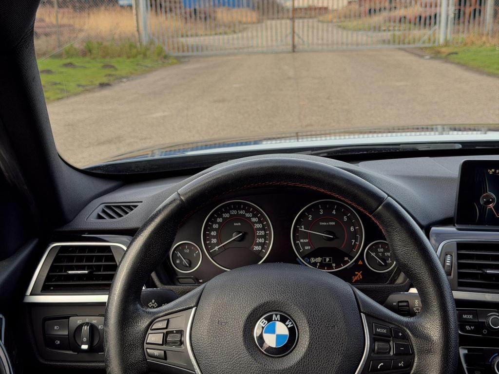 BMW 3-serie 318i luxury 360 head up led