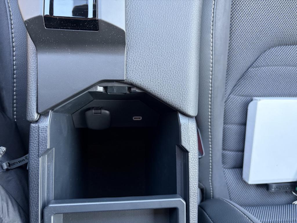 Toyota C-hr 1.8 hybrid 140 executive | trekhaak |