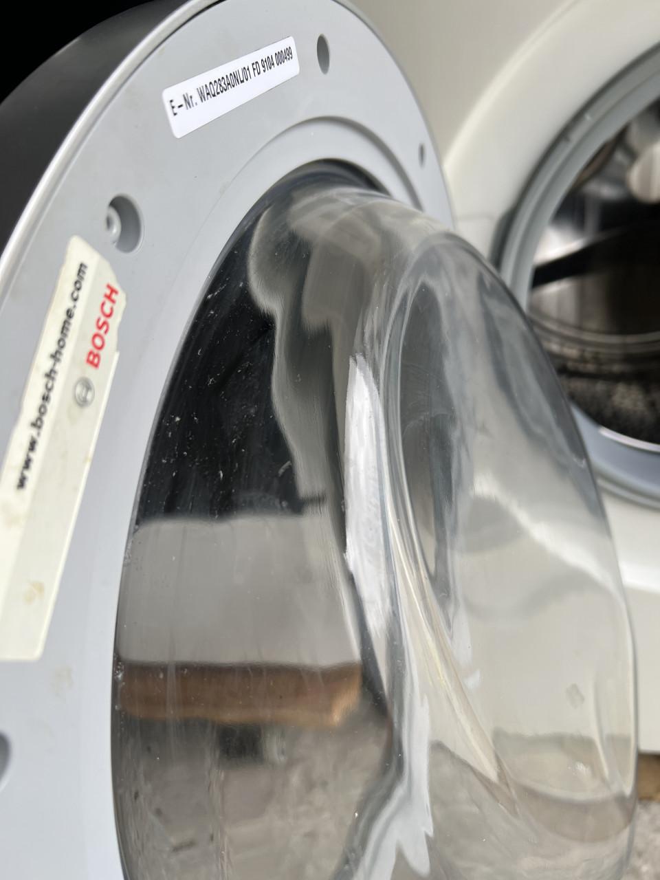 Bosch Wasmachine 7 kg. 1400 toren weinig gebruikt