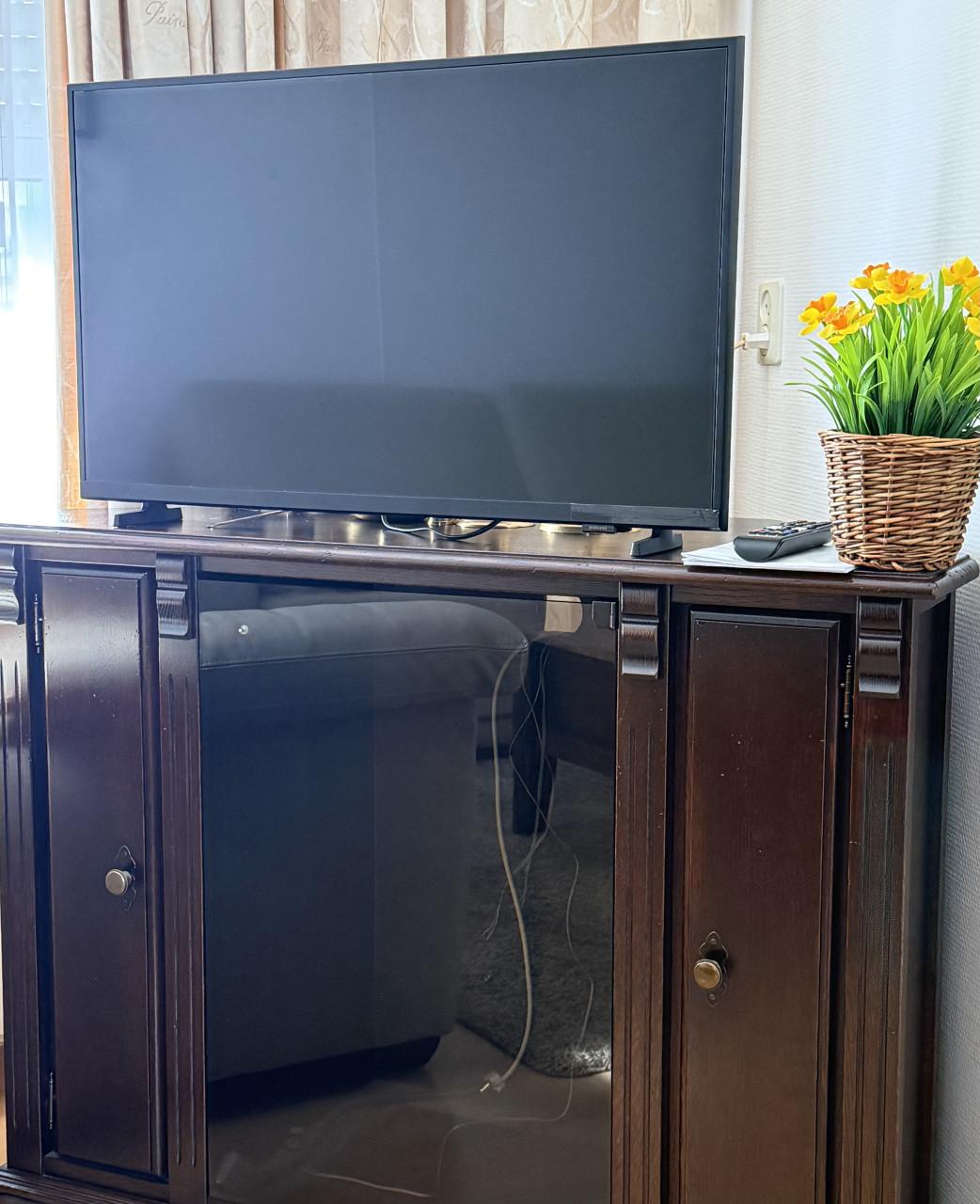 Samsung smart TV. UE32F6000F 32 inch Full HD LED 2025 6 mnd oud. Afstbed.