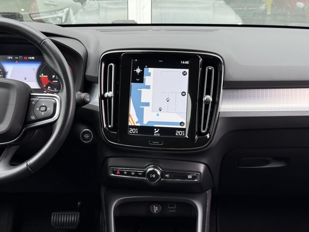 Volvo XC40 t5 262pk recharge business pro| navi| keyless| led| getint glas|