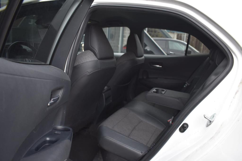 Toyota Corolla 1.8 hybrid dynamic | camera | apple carplay | android auto |