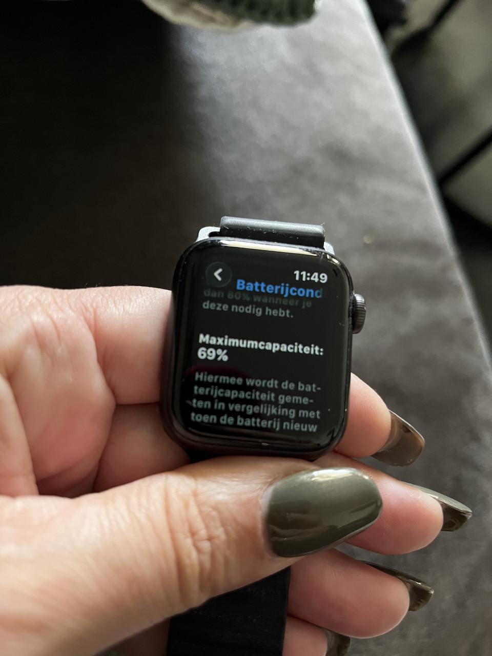 APPLE Watch Series 6 Nike+ 40mm spacegrijs aluminium