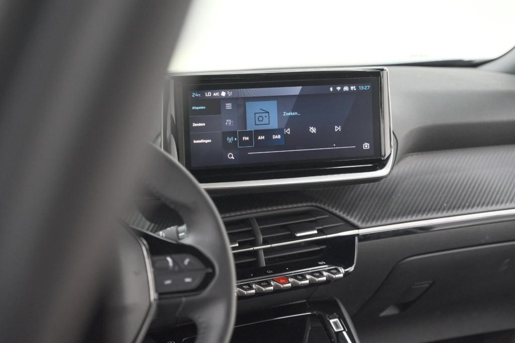 Peugeot 2008 puretech 100 allure | apple carplay | parkeersensoren | climat