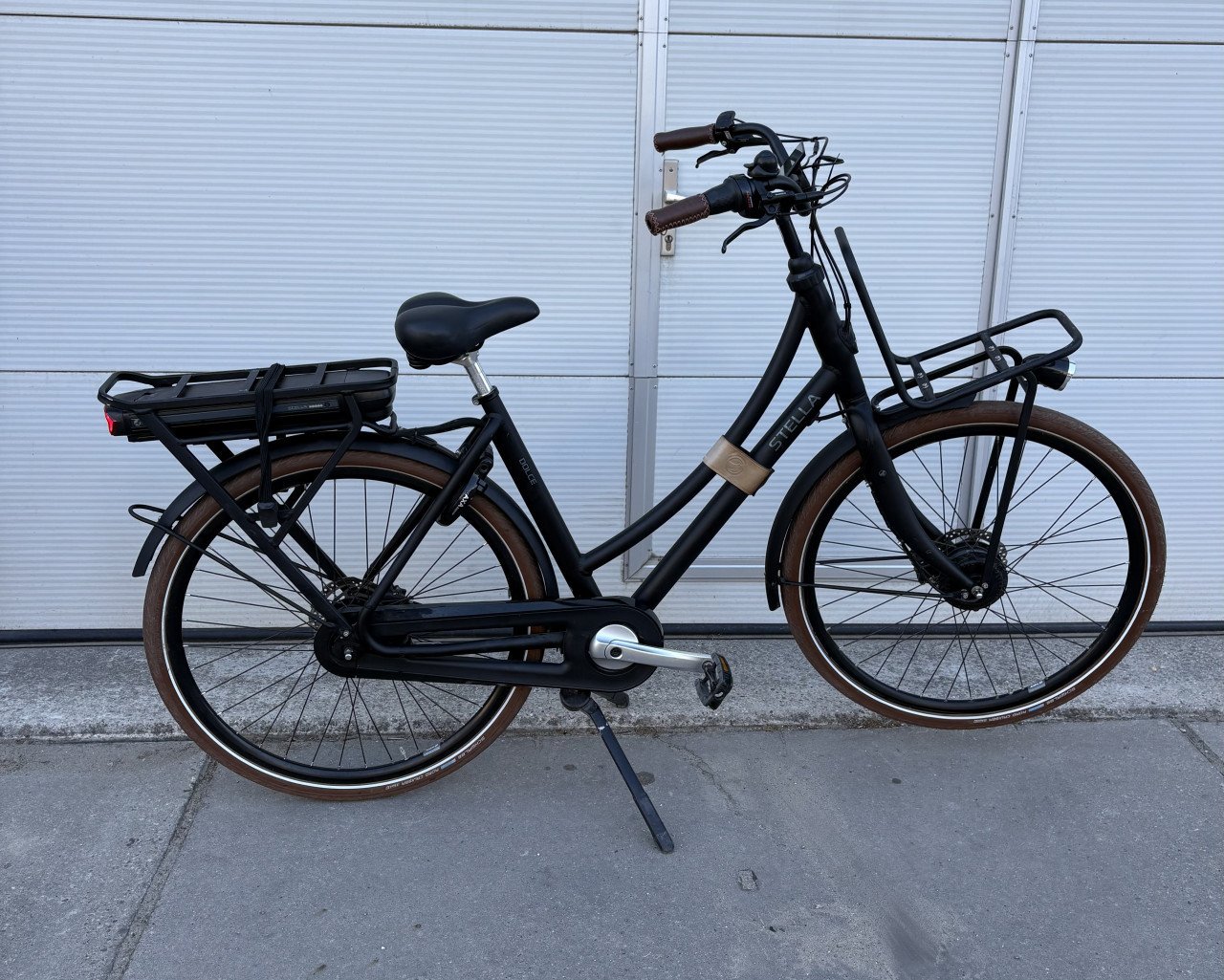 Te koop: stella dolce elektrische dames fiets met rekje