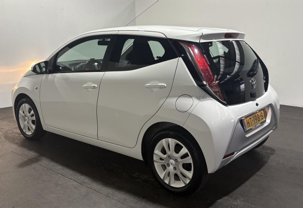 Toyota Aygo 1.0 vvt-i x-pure | lichtmetaal | airco |