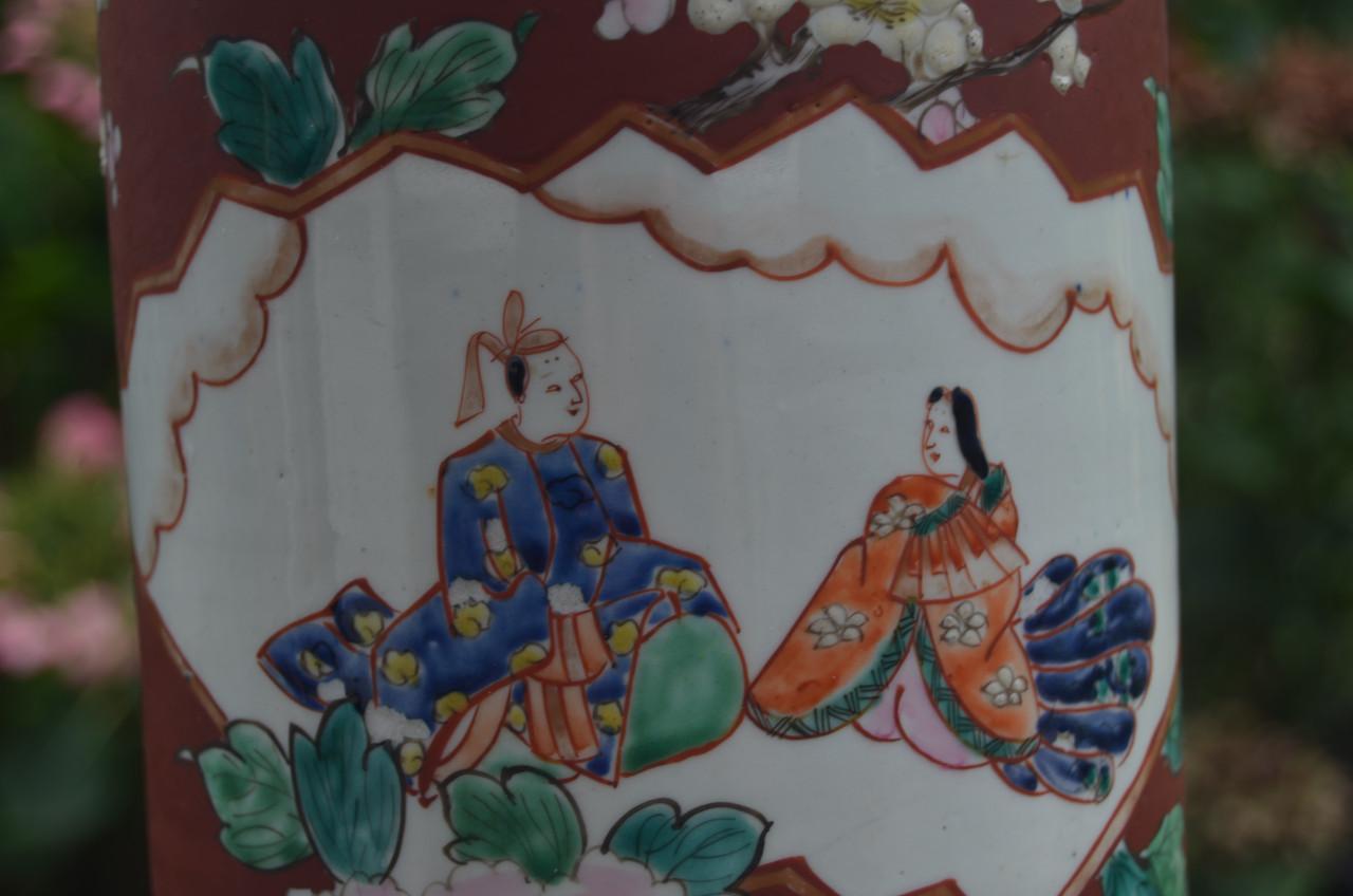 2 Japanse vazen, 1 goed, 1 niet zo........