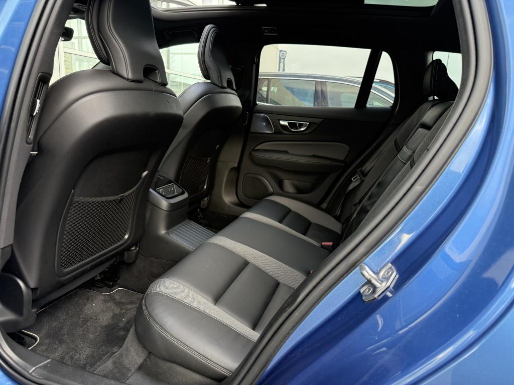 Volvo V60 t6 340pk recharge r-design| b&w sound| panodak| adap.cruise| tre