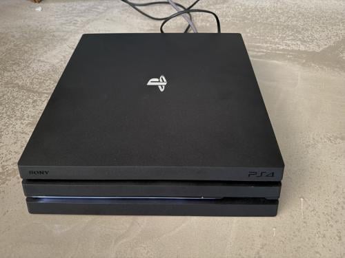 Playstation 4 Pro 1TB incl. PS VR Set compleet!