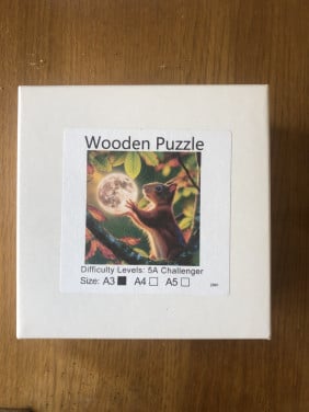 Houten puzzel ( A3 + speciale stukjes ) nieuw . eekhoorn + maan