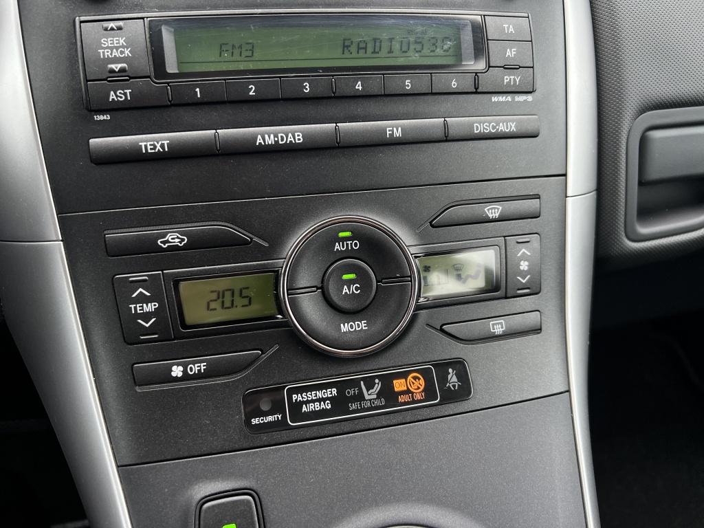 Toyota Auris 1.8 full hybrid asp.