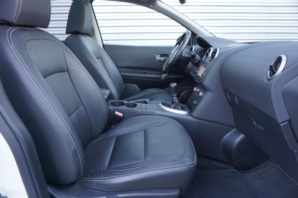 Nissan Qashqai 2.0 tekna climate / navi / cruise / camera / bt / stoelverw.