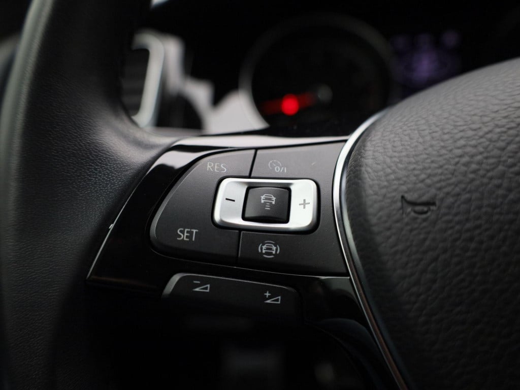 Volkswagen Golf variant 1.0 tsi comfortline | iq-drive | lmv | navigatie | 